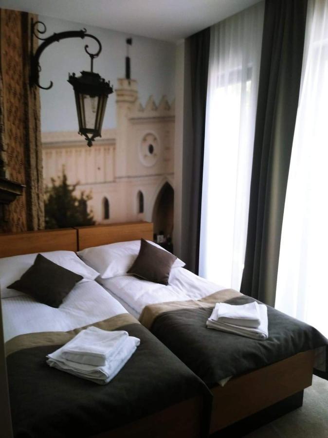Bed and Breakfast Dom Weselny Ludmila Kraśnik Exterior foto